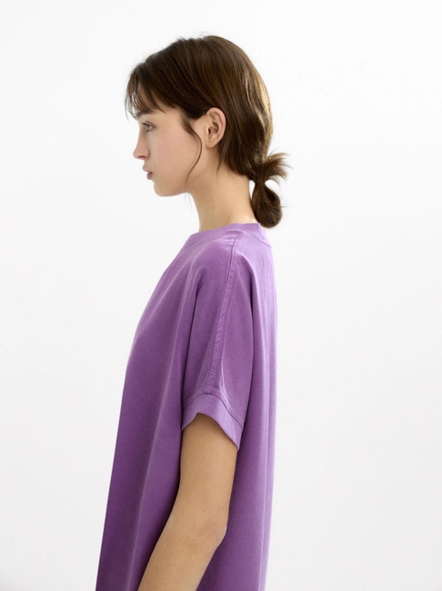 Фото ракурс 3 - Жіноча фіолетова футболка Parfois артикул 232991 _LL FW2025