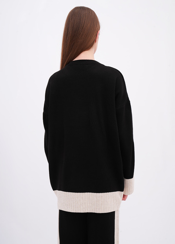 Фото ракурс 2 - Женский черный свитер EQUILIBRI артикул W391 039 100 Black FW2025