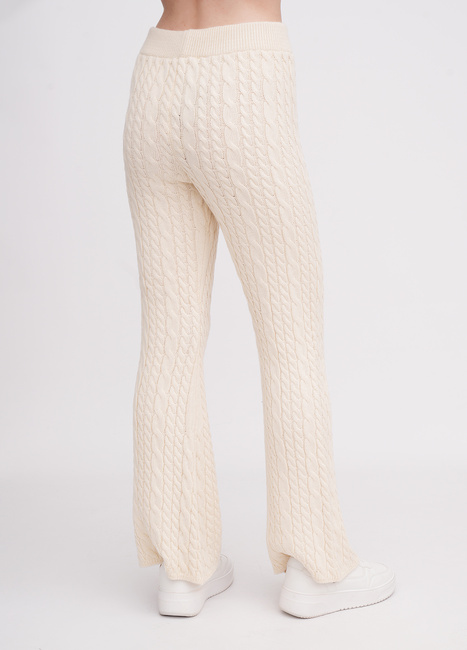 Фото ракурс 2 - Жіночі молочні штани EQUILIBRI артикул W391 056 200 MILK FW2025