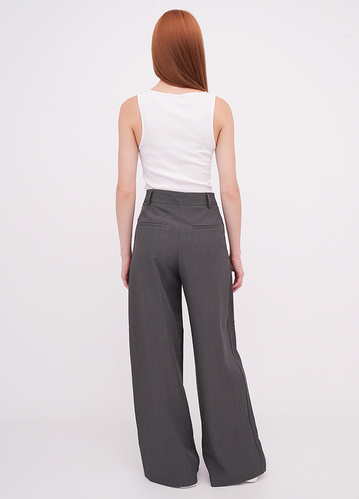 Фото ракурс 2 - Жіночі сірі брюки EQUILIBRI артикул W466 037 000 Grey FW2025