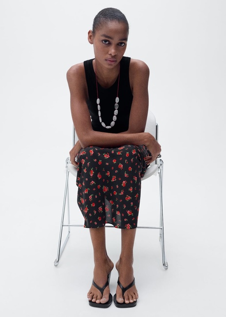 Жіноча чорна спiдниця Mango артикул 87077178 99 8 season Фото ракурс 4 - Жіноча чорна спiдниця Mango артикул 87077178 99 8 season