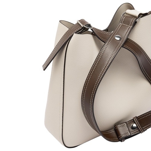 Фото ракурс 2 - Женская молочная сумка Parfois артикул 234819 _EC FW2025