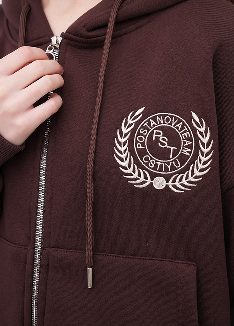 Фото ракурс 4 - Женская коричневая олимпийка EQUILIBRI артикул W291 051 100 Brown FW2025