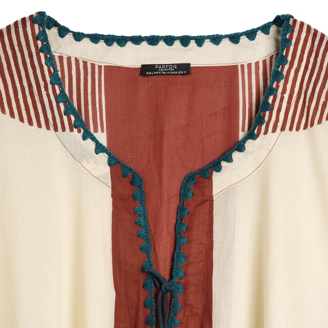 Женское разноцветное пончо Parfois артикул 234110 _BM FW2025 Фото ракурс 3 - Женское разноцветное пончо Parfois артикул 234110 _BM FW2025