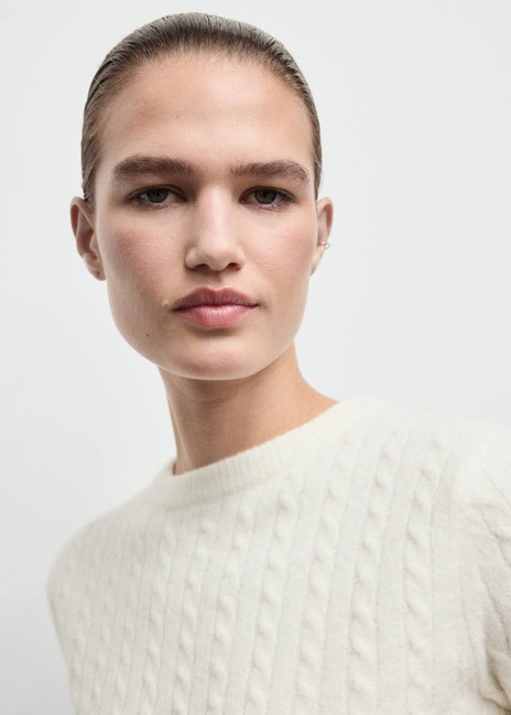 Фото ракурс 4 - Жіночий молочний джемпер Mango артикул 17047781 05 1 season