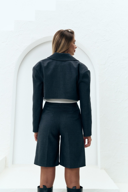 Фото ракурс 2 - Женские серые шорты EQUILIBRI артикул BW491002 300 Grey FW2025