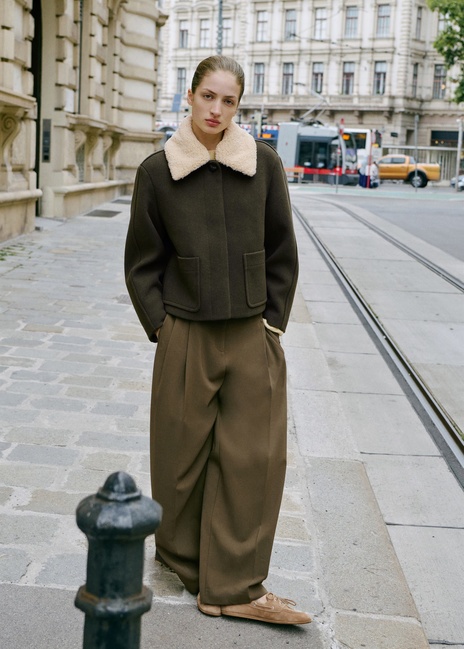 Жіночі хакі брюки Mango артикул 17095990 37 1 season Фото ракурс 1 - Жіночі хакі брюки Mango артикул 17095990 37 1 season