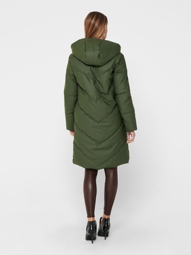 Фото ракурс 2 - Жіноче зеленe пальто Only артикул 15217556 forest night FW2025