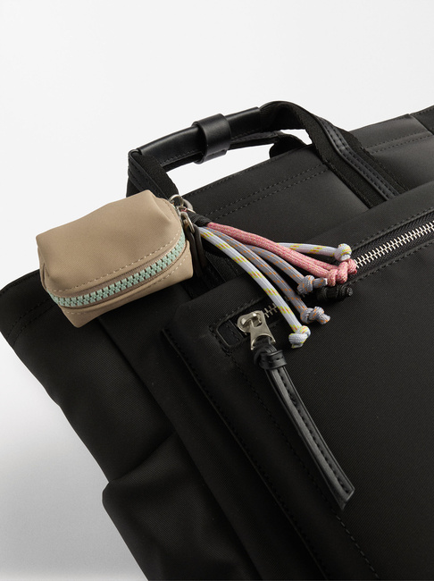 Фото ракурс 3 - Жіночий чорний рюкзак Parfois артикул 228707 _BK SS2025