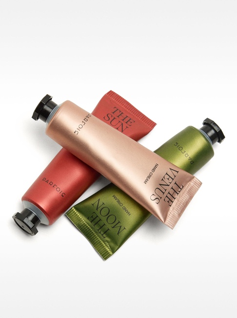 Жіночий червоний крем для рук Parfois артикул 229497 FL3 FW2025 Фото ракурс 4 - Жіночий червоний крем для рук Parfois артикул 229497 FL3 FW2025