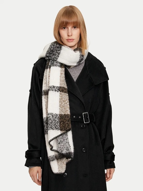 Фото ракурс 1 - Жіночий чорний шарф Only артикул 15297979 Black FW2025