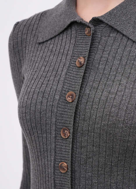 Фото ракурс 4 - Жіноча сіра сукня EQUILIBRI артикул W352 032 000 Dark grey FW2025