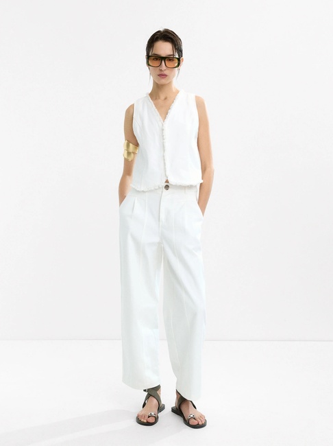 Жіночі білі штани Parfois артикул 234292 _WT FW2025 Фото ракурс 4 - Жіночі білі штани Parfois артикул 234292 _WT FW2025