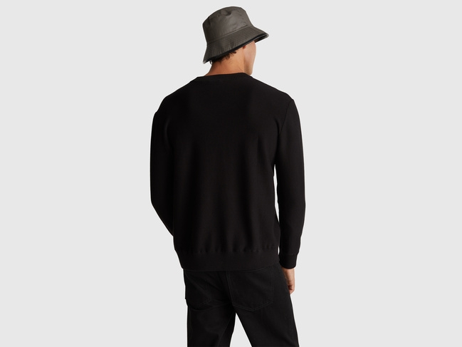 Чоловічий чорний светр Benetton артикул 1V4KU10AF 100 25A Фото ракурс 2 - Чоловічий чорний светр Benetton артикул 1V4KU10AF 100 25A