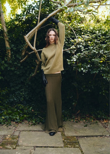 Женская хаки юбка Mango артикул 17067791 37 1 season Фото ракурс 1 - Женская хаки юбка Mango артикул 17067791 37 1 season