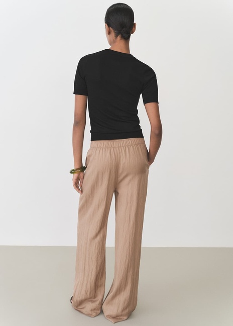 Жіночий чорний джемпер Mango артикул 87004083 99 1 season Фото ракурс 2 - Жіночий чорний джемпер Mango артикул 87004083 99 1 season