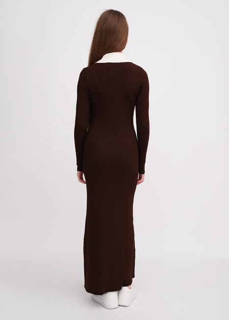 Женское коричневое платье EQUILIBRI артикул W352 033 000 Brown FW2025 Фото ракурс 2 - Женское коричневое платье EQUILIBRI артикул W352 033 000 Brown FW2025