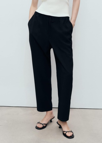 Фото ракурс 1 - Жіночі чорні брюки Mango артикул 17091171 99 1 season