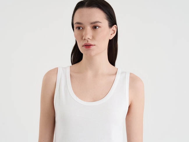 Фото ракурс 3 - Женская белая майка Benetton артикул 3GA2DH010 101 25P