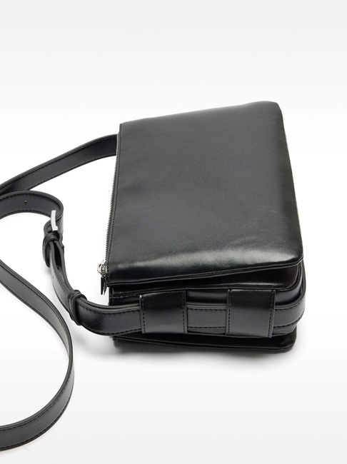 Жіноча чорна сумка Parfois артикул 231159 _BK SS2025 Фото ракурс 3 - Жіноча чорна сумка Parfois артикул 231159 _BK SS2025