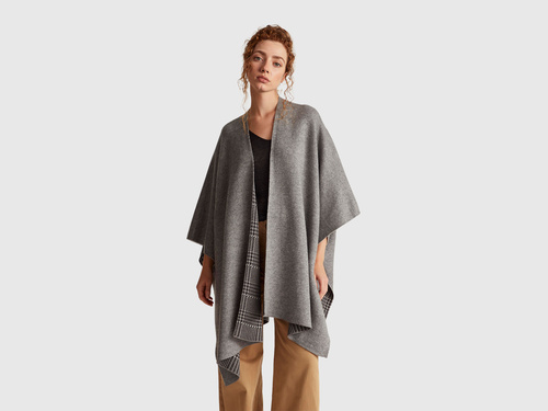 Фото ракурс 1 - Жіноче сірe пончо Benetton артикул 112HEU01N 507 25A
