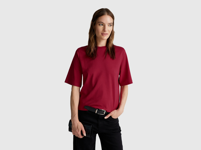 Фото ракурс 1 - Женская красная футболка Benetton артикул 3BL0E17G5 23Z 25A