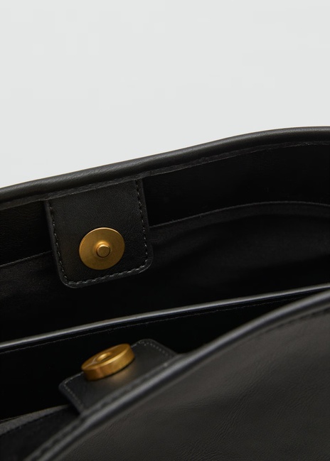 Женская черная сумка Mango артикул 17012927 99 1 season Фото ракурс 4 - Женская черная сумка Mango артикул 17012927 99 1 season