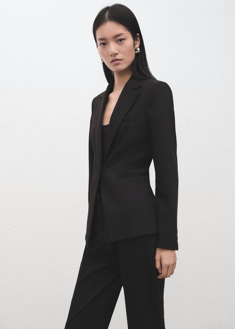 Женские черные брюки Mango артикул 27021297 99 2 season Фото ракурс 6 - Женские черные брюки Mango артикул 27021297 99 2 season