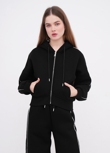 Фото ракурс 1 - Жіноча чорна олімпійка EQUILIBRI артикул W291 050 100 Black FW2025