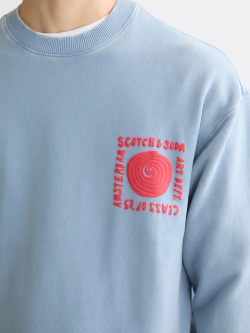 Чоловічий блакитний світшот SCOTCH & SODA артикул 181705 410 FW2025 Фото ракурс 4 - Чоловічий блакитний світшот SCOTCH & SODA артикул 181705 410 FW2025