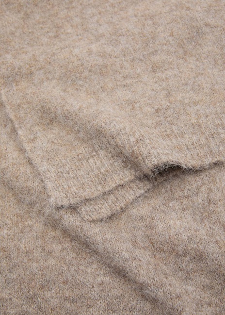 Фото ракурс 2 - Жіночий коричневий шарф Mango артикул 17037766 35 1 season