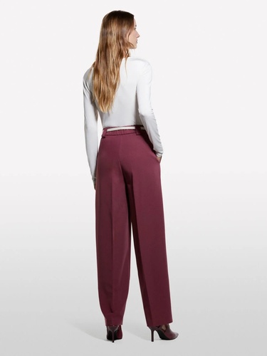 Фото ракурс 2 - Жіночий молочний лонгслів Sisley артикул 35B8L107V 00E 25A