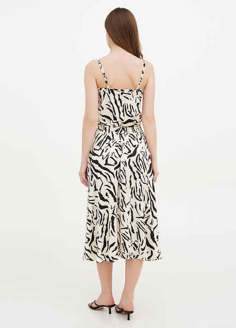 Жіноча молочна спiдниця EQUILIBRI артикул W491 032 202 MILK SS2025 Фото ракурс 2 - Жіноча молочна спiдниця EQUILIBRI артикул W491 032 202 MILK SS2025