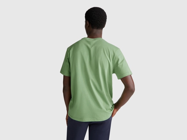 Фото ракурс 2 - Чоловіча зелена футболка Benetton артикул 3MI5J1AF7 8K7 25A