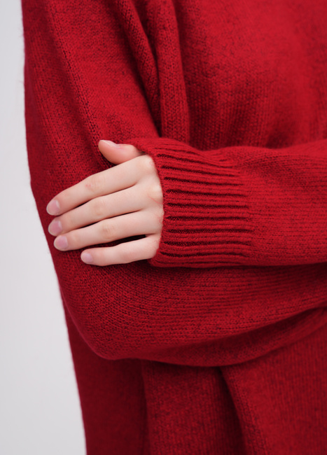 Фото ракурс 4 - Женский красный свитер EQUILIBRI артикул W342 084 000 Red FW2025