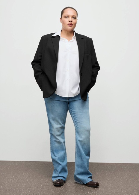 Женский черный пиджак Mango артикул 27091305 99 2 season Фото ракурс 5 - Женский черный пиджак Mango артикул 27091305 99 2 season