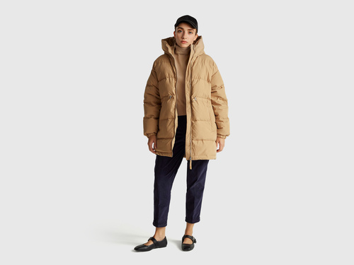 Фото ракурс 1 - Женская коричневая куртка Benetton артикул 22T6DN087 193 25A