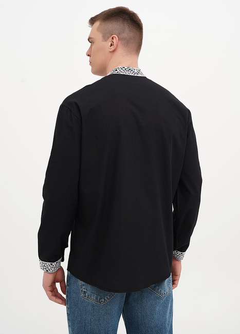 Фото ракурс 2 - Чоловіча чорна сорочка EQUILIBRI артикул M422 003 000 Black SS2025