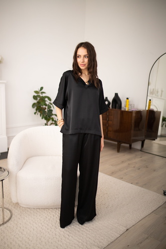 Фото ракурс 1 - Жіночі чорні брюки EQUILIBRI артикул W491 049 202 Black SS2026