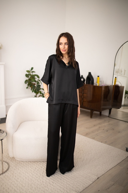 Фото ракурс 1 - Жіночі чорні брюки EQUILIBRI артикул W491 049 202 Black SS2026