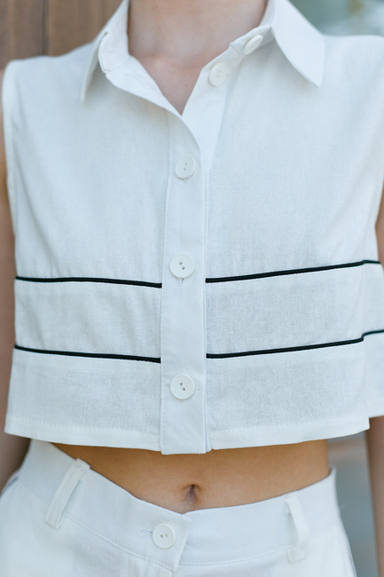 Женский молочный топ EQUILIBRI артикул BW491009 100 MILK SS2025 Фото ракурс 3 - Женский молочный топ EQUILIBRI артикул BW491009 100 MILK SS2025