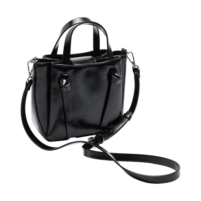 Женская черная сумка Parfois артикул 236941 _BK FW2025 Фото ракурс 2 - Женская черная сумка Parfois артикул 236941 _BK FW2025