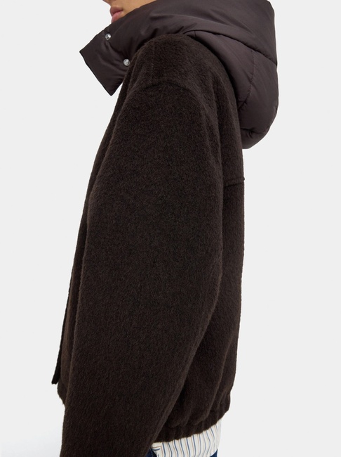 Жіноча коричнева куртка Parfois артикул 239684 _BN FW2025 Фото ракурс 3 - Жіноча коричнева куртка Parfois артикул 239684 _BN FW2025