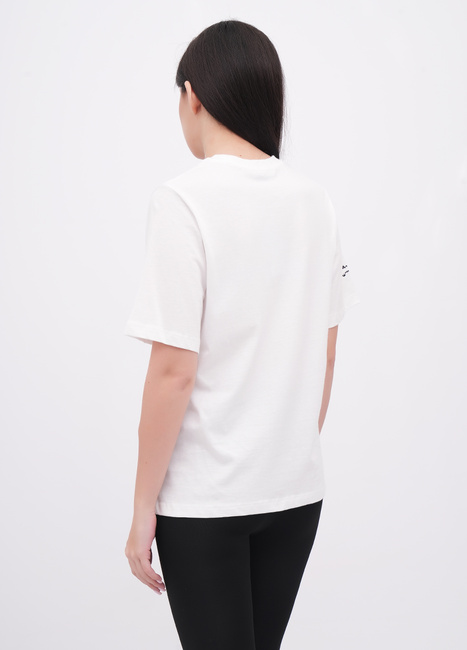 Жіноча біла футболка EQUILIBRI артикул W213 093 000 White FW2025 Фото ракурс 2 - Жіноча біла футболка EQUILIBRI артикул W213 093 000 White FW2025