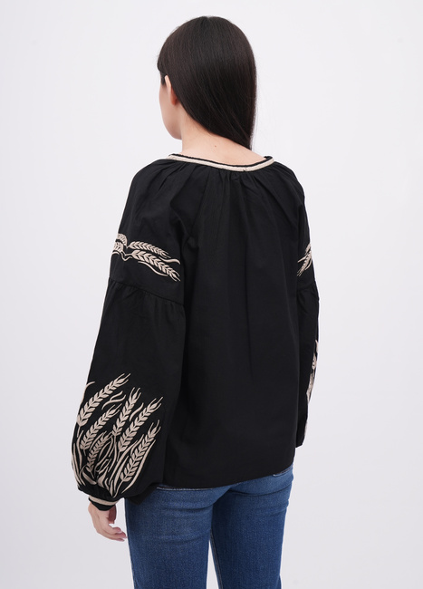 Фото ракурс 2 - Женская черная блузка EQUILIBRI артикул W421 031 000 Black FW2025