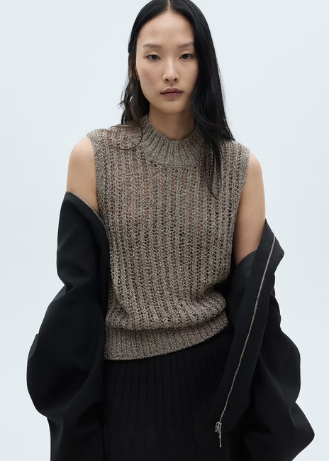 Жіночий срібний жилет Mango артикул 77099069 PL 7 season Фото ракурс 1 - Жіночий срібний жилет Mango артикул 77099069 PL 7 season