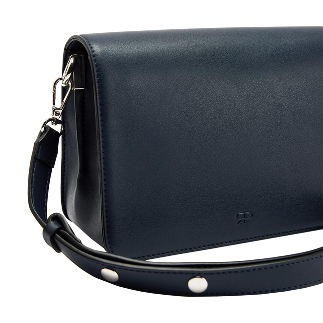 Женская синяя сумка Parfois артикул 241189 _NV FW2025 Фото ракурс 3 - Женская синяя сумка Parfois артикул 241189 _NV FW2025