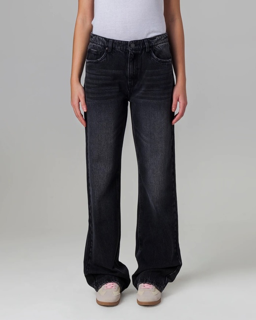 Фото ракурс 1 - Женские черные джинсы Piazza Italia артикул 32118 Black FW2025