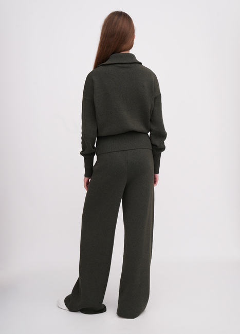 Фото ракурс 4 - Женский хаки кардиган EQUILIBRI артикул W391 050 100 Khaki FW2025