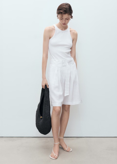 Женские белые шорты Mango артикул 17031126 01 1 season Фото ракурс 5 - Женские белые шорты Mango артикул 17031126 01 1 season